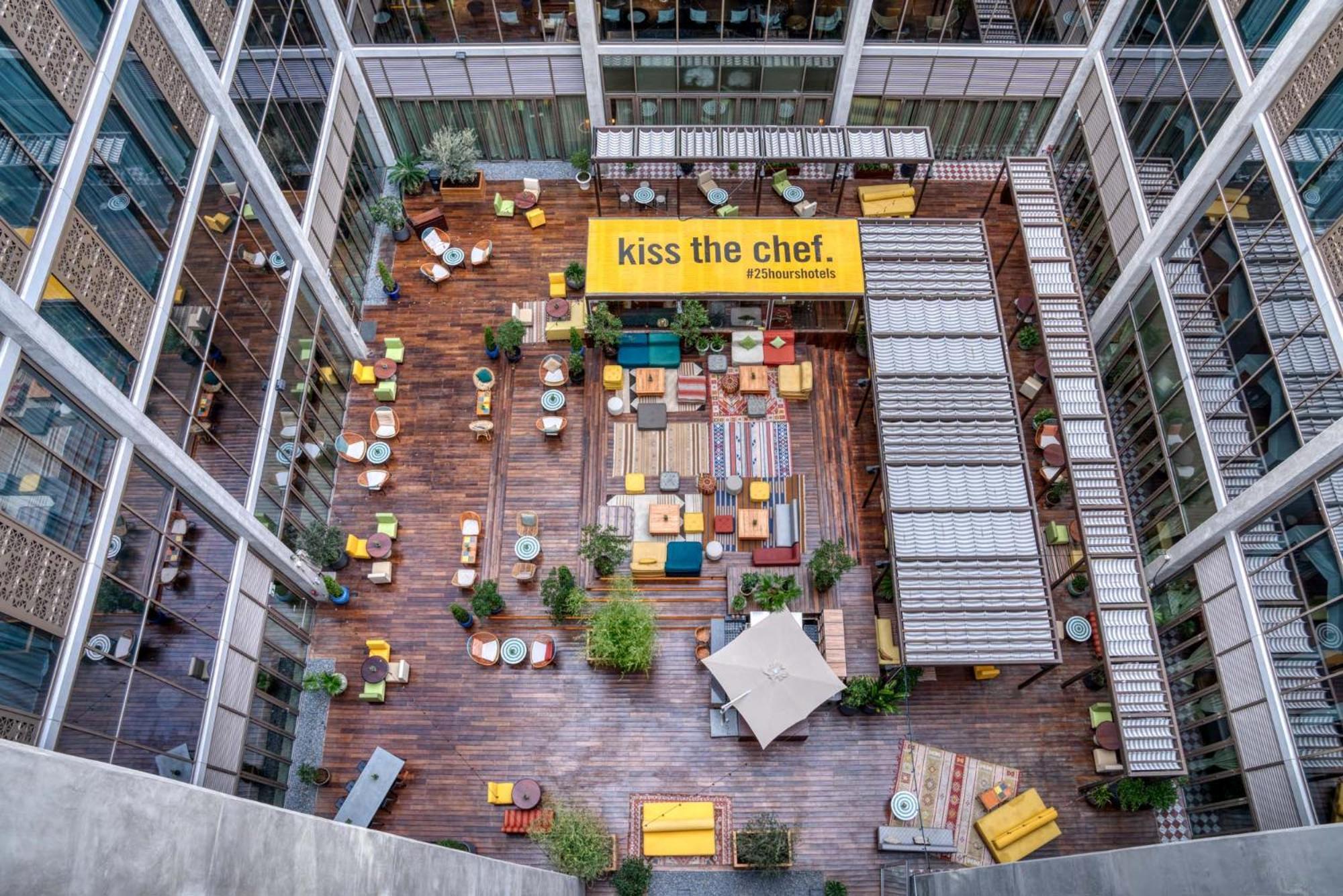 25Hours Hotel Dubai One Central Eksteriør bilde The atrium of the new building