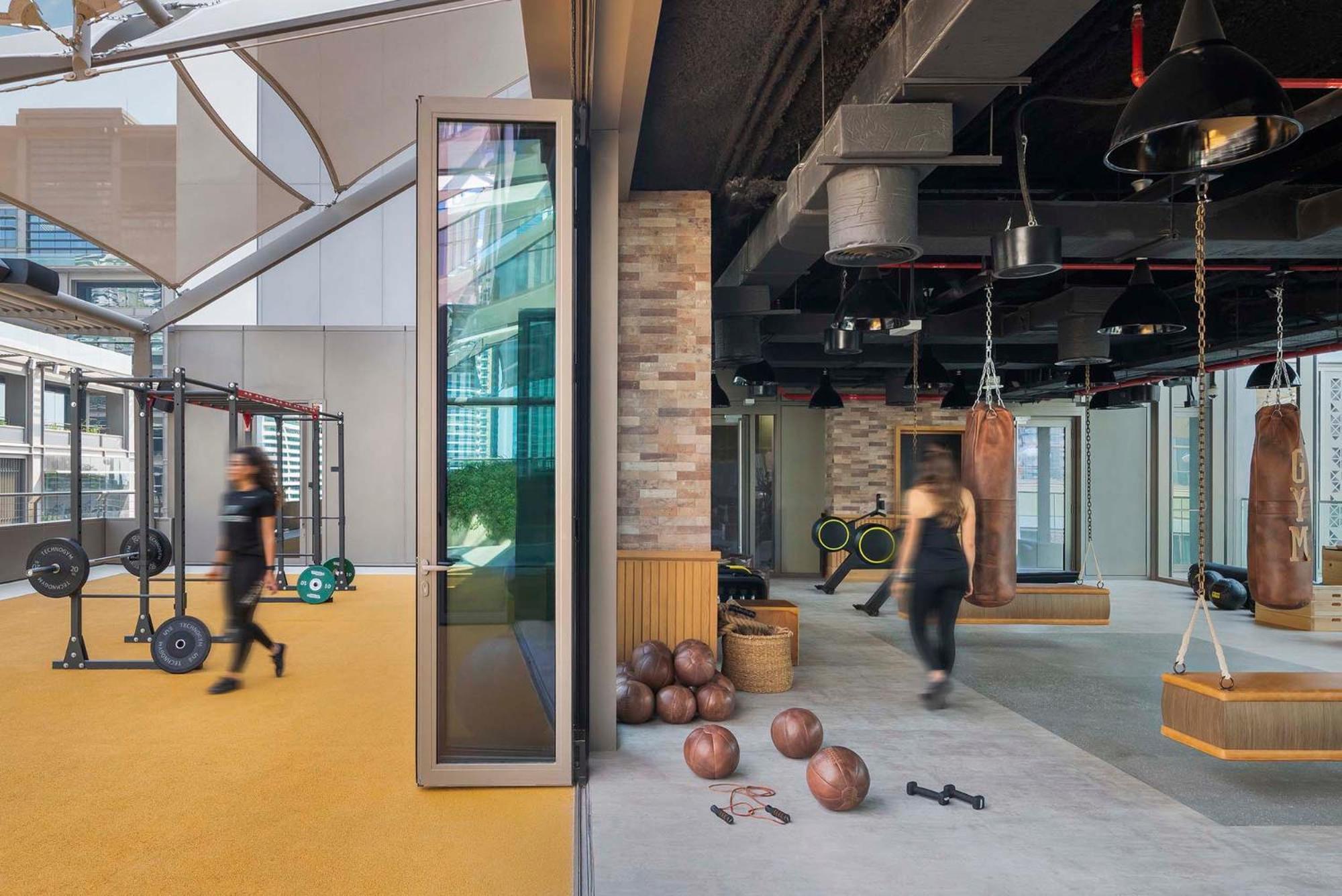 25Hours Hotel Dubai One Central Eksteriør bilde The gym at the new building