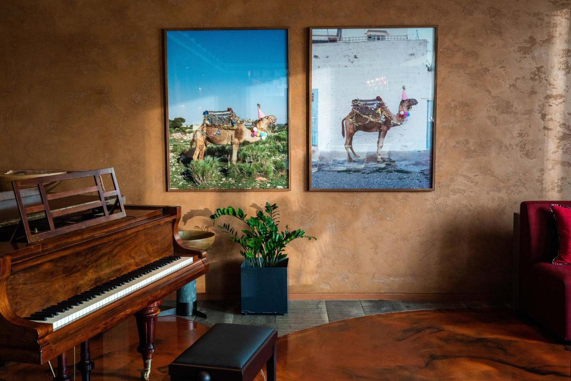 25Hours Hotel Dubai One Central Eksteriør bilde The 2019 exhibition of the work of the artist at the gallery of the hotel